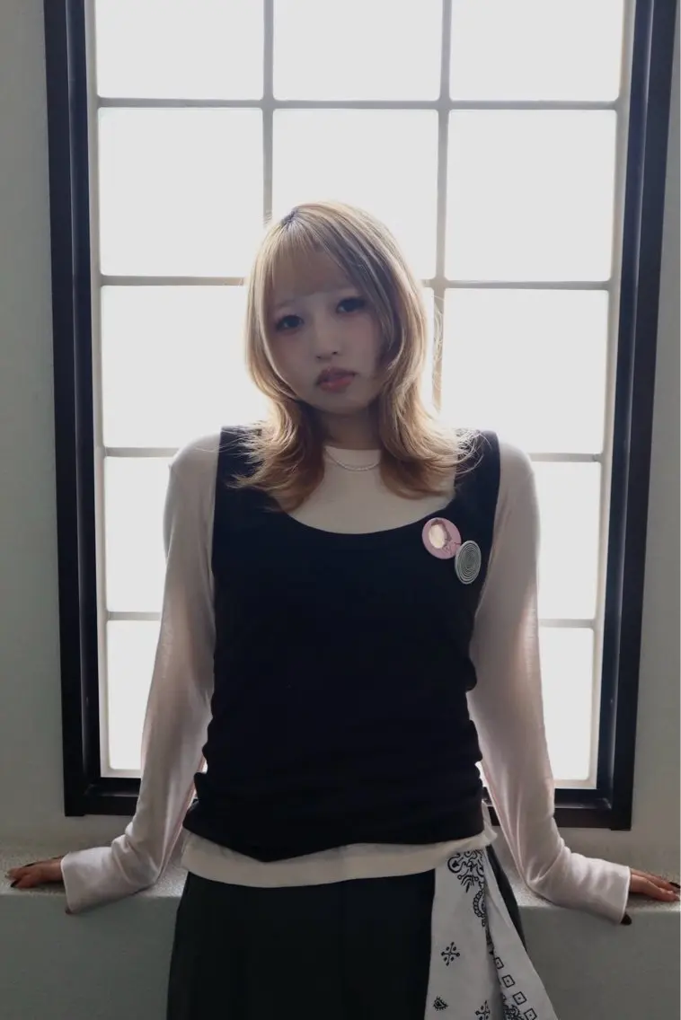 ミディアム レイヤーカット benji amiのヘアスタイル
