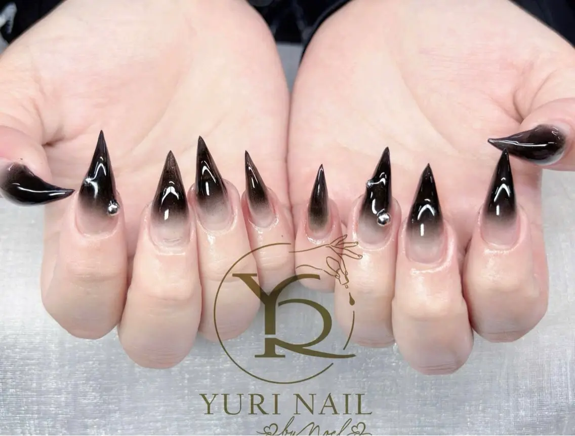 ネイル チークネイル フットネイル フレンチネイル グラデーション キラキラネイル YURI Nail Funabashiのネイルデザイン
