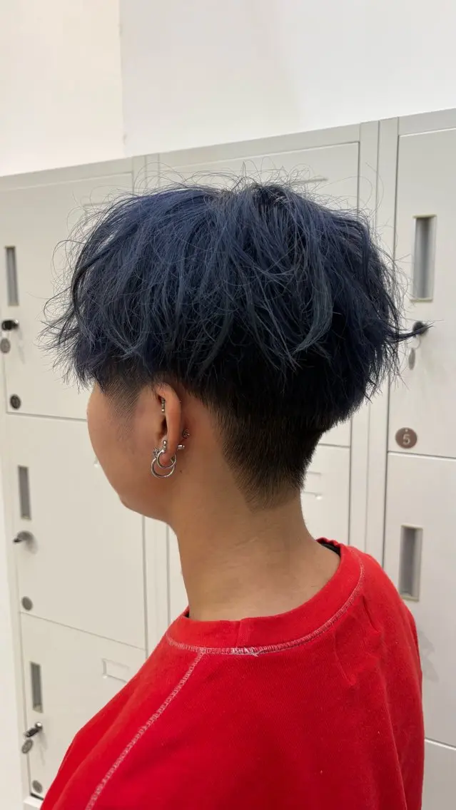 カラー ブルーカラー ヘアカラー 齋藤 そらのヘアスタイル
