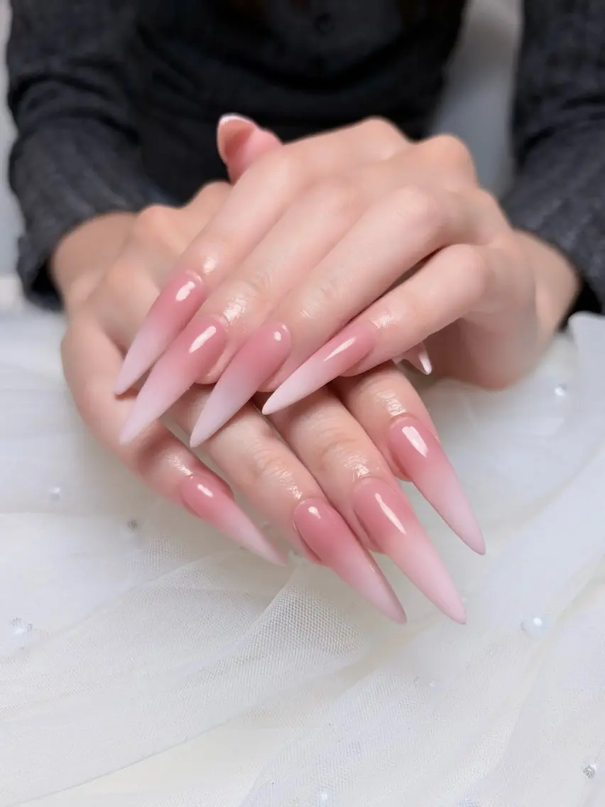 ネイル 韓国ネイル マグネットネイル 持ち込み ニュアンスネイル シンプルネイル ハンドネイル Huyn Nail Shinjyukuのネイルデザイン
