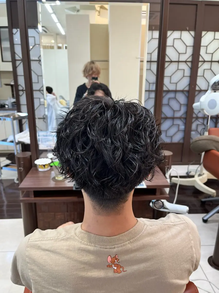 ショート パーマ メンズ センターパート 刈り上げ 🧊メンズ特化🧊 高木航希のヘアスタイル