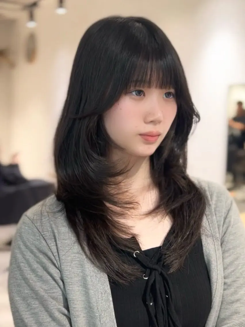 セミロング レイヤーカット 似合わせカット 小顔カット カット 盛れヘア🪽 /miyu🎀のヘアスタイル