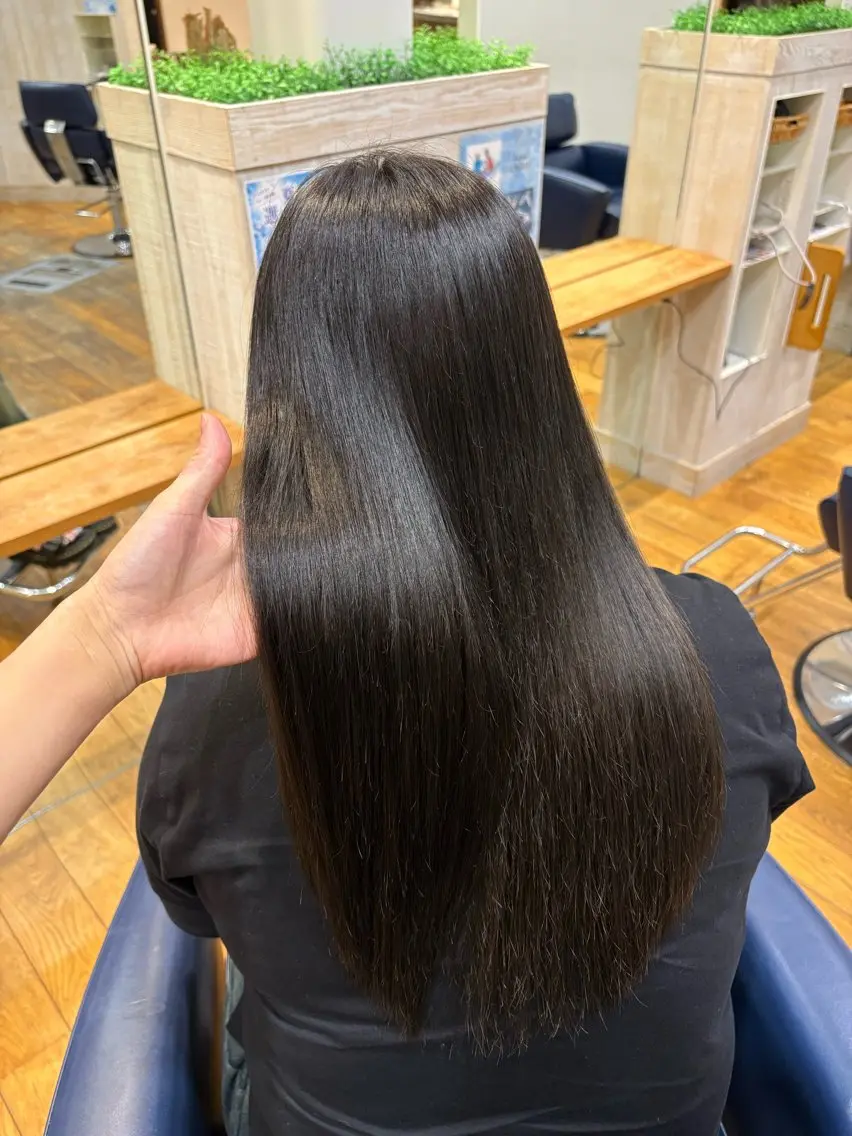 ロング トリートメント ヘアカラー トリートメント 新屋 和花のヘアスタイル