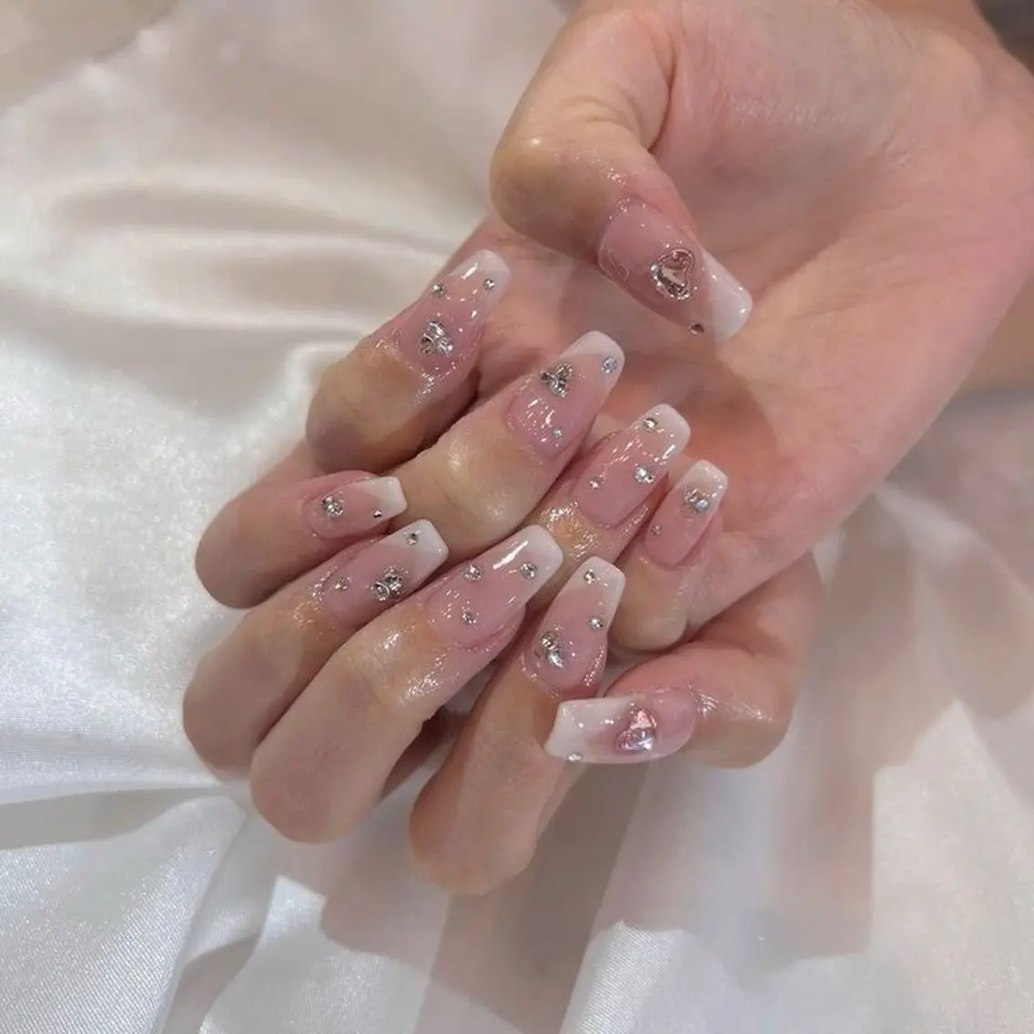 ネイル アートネイル フラワーネイル ジェルネイル グラデーション シンプルネイル Jenn Nail Salonのネイルデザイン
