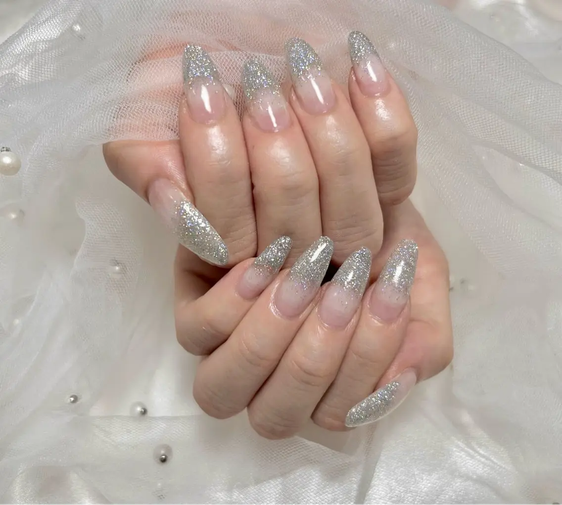 ネイル 長さ出し グラデーション 韓国ネイル ラメ(グリッター) ラメグラデーション ハンドネイル M2 BEAUTY アスカのネイルデザイン
