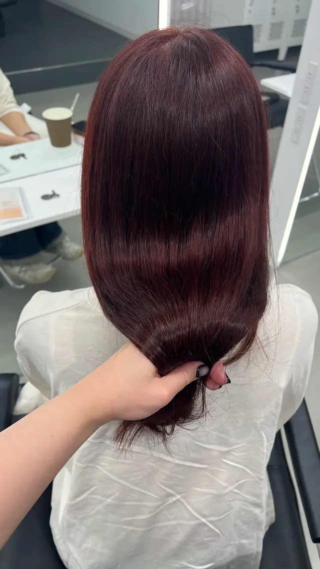 セミロング ヘアカラー VISION 巻幡野花のヘアスタイル