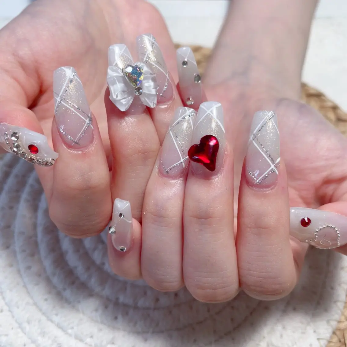 ネイル 🎀M nails✨ ビューティーのネイルデザイン