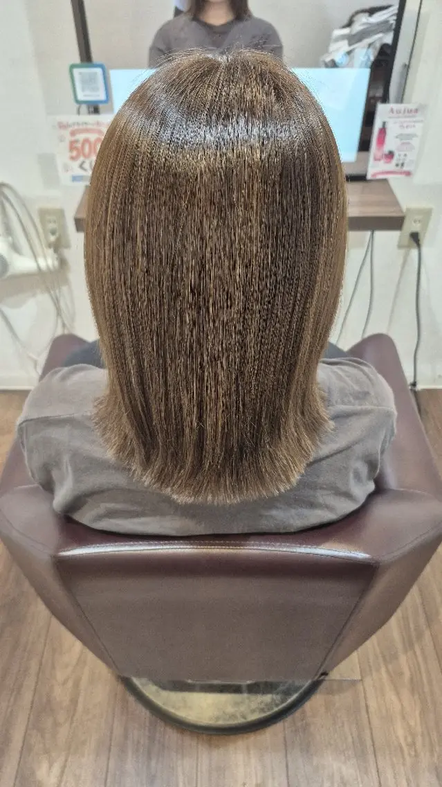 ミディアム カラー ブラウンカラー オリーブブラウン ボブ 外ハネヘア ヘアカラー 廣瀬 麻美のヘアスタイル