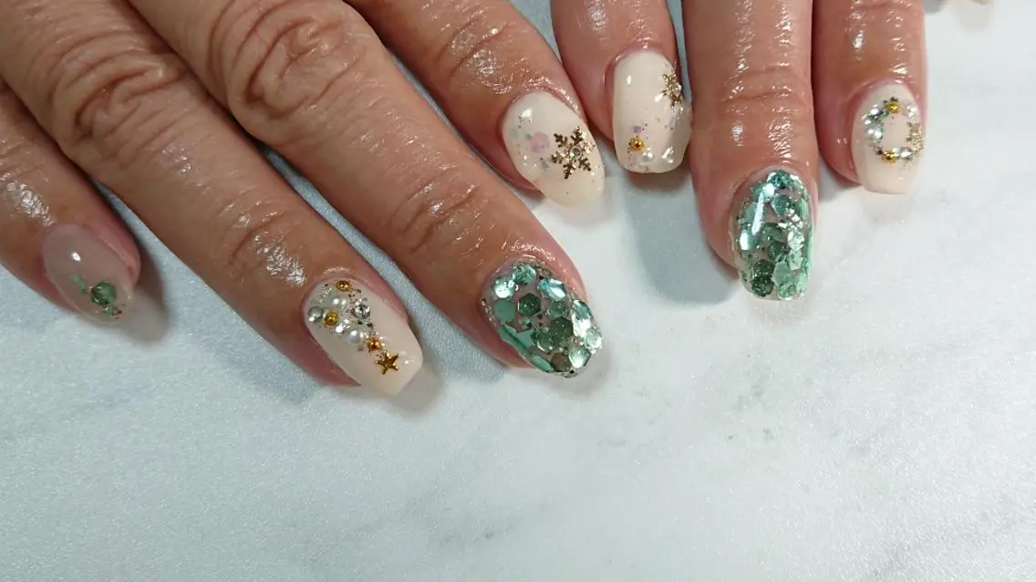 ネイル アートネイル 冬ネイル クリスマス ハンドネイル shellnail さなえのネイルデザイン