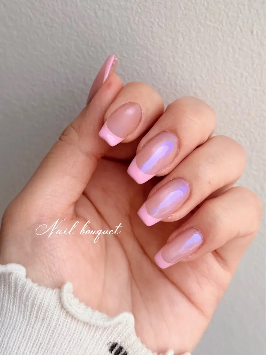 ネイル カジュアル ドット フラワーネイル フレンチネイル キラキラネイル ハンドネイル Nail bouquetのネイルデザイン