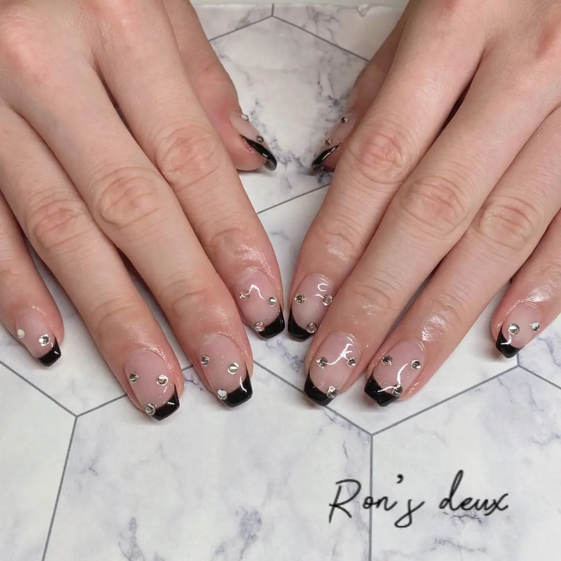 ネイル ストーンネイル Ron's nail 笹岡のネイルデザイン