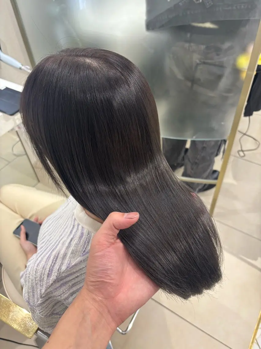 ミディアム カラー 上品ヘア✖️艶髪 𝑅𝐼𝐾𝑈のヘアスタイル