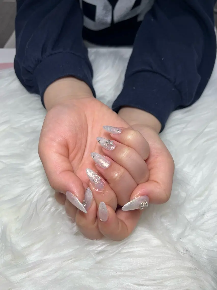 ネイル AURA NAILのネイルデザイン
