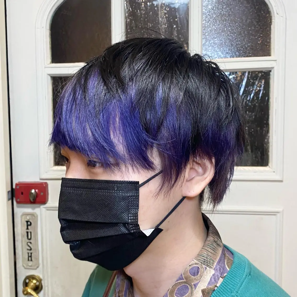 ミディアム カラー メンズ メンズブリーチ メンズインナーカラー ブリーチ インナーカラー パープルカラー カット ヘアカラー ヘッドスパ BRITS 渡辺 菜々子のヘアスタイル