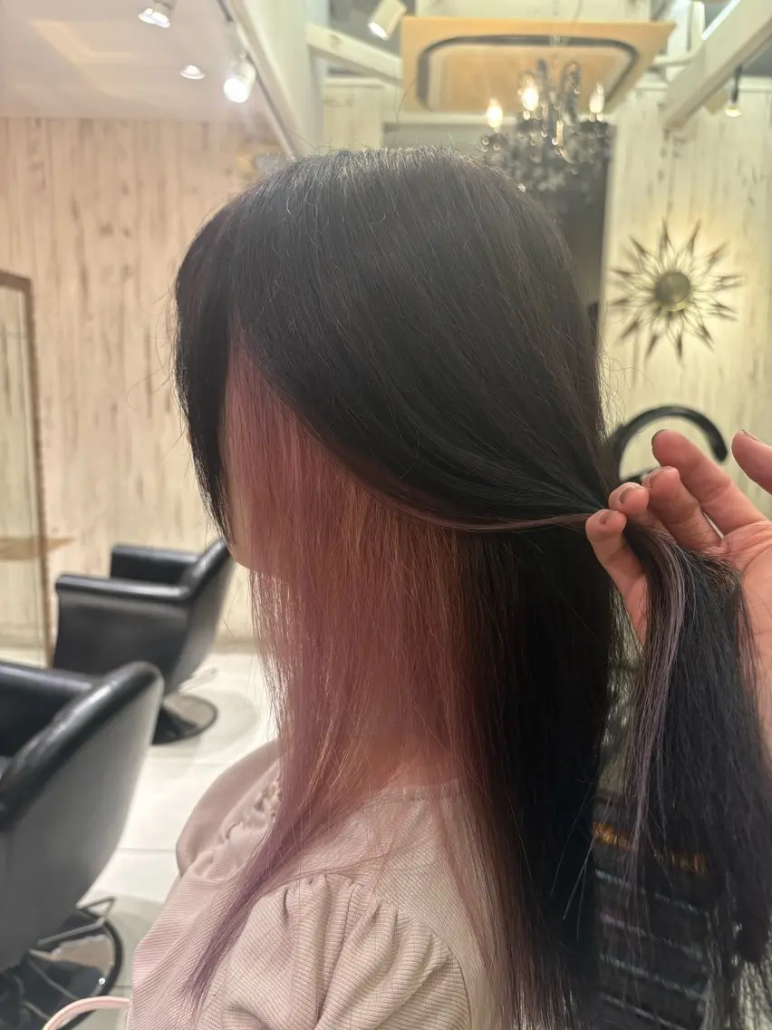 セミロング カラー ブリーチ インナーカラー ピンクカラー ヘアカラー トリートメント 松井 悠希のヘアスタイル