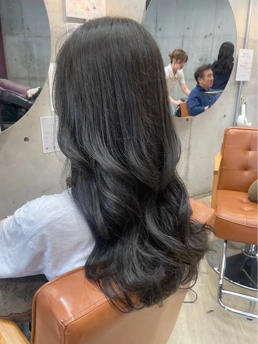 ロング カラー 東 史夏のヘアスタイル