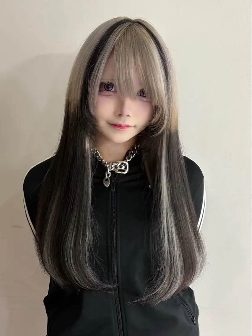 ロング ヘアカラー iris🌙 miyuのヘアスタイル