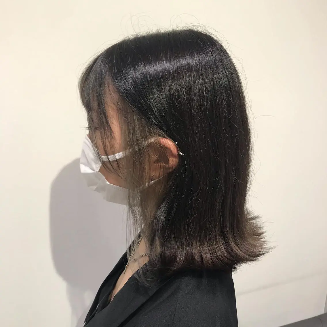 ミディアム カラー ブリーチ 透明感カラー イヤリングカラー イルミナカラー シルバー ヘアカラー トリートメント 【暖色カラー特化】 中山由梨のヘアスタイル