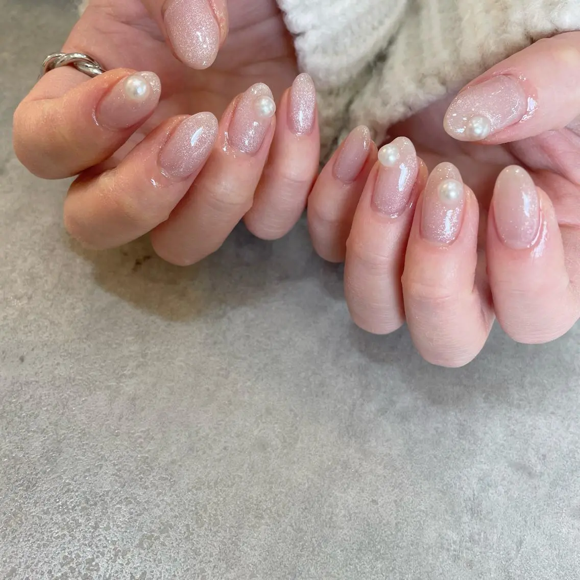ネイル マグネットネイル ホワイト Nail Salon Gummi.のネイルデザイン