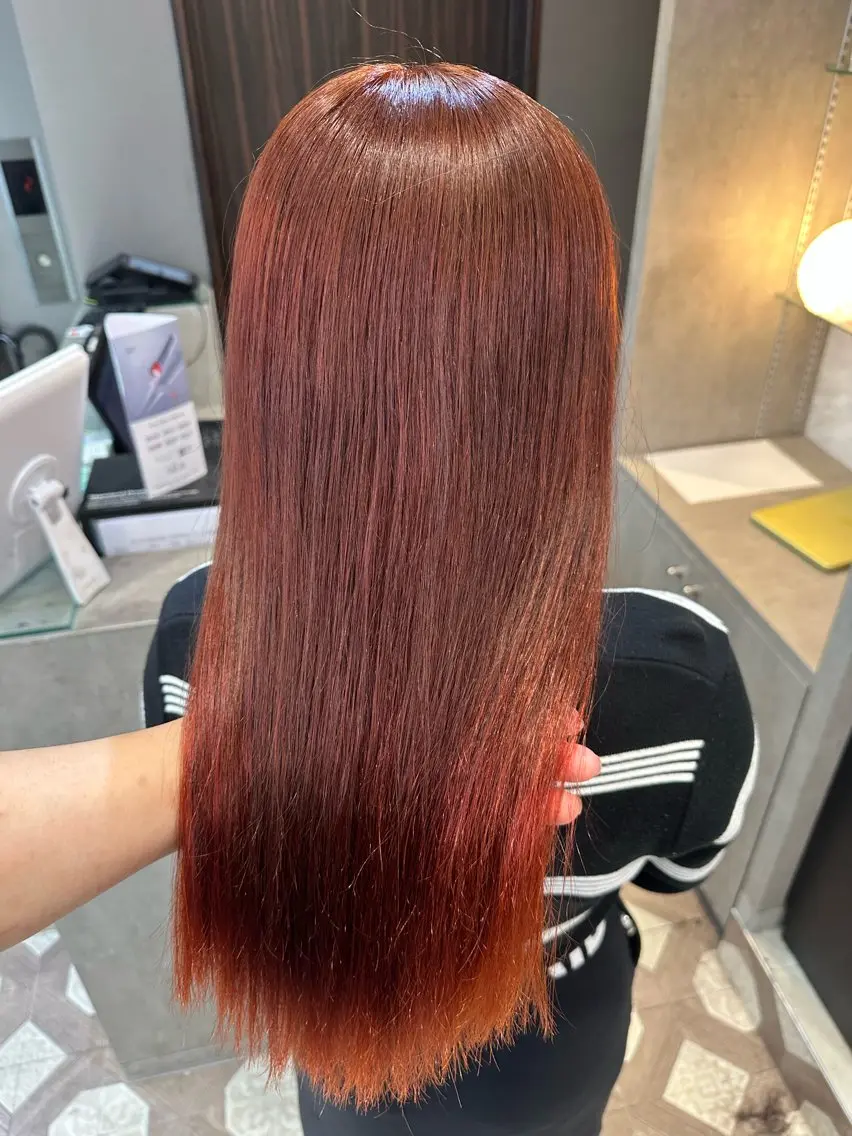 セミロング カラー ベージュカラー ブリーチ ブロンド ケアブリーチ 透明感カラー ヘアカラー トリートメント AYAKASA 暖色カラー/レイヤーのヘアスタイル