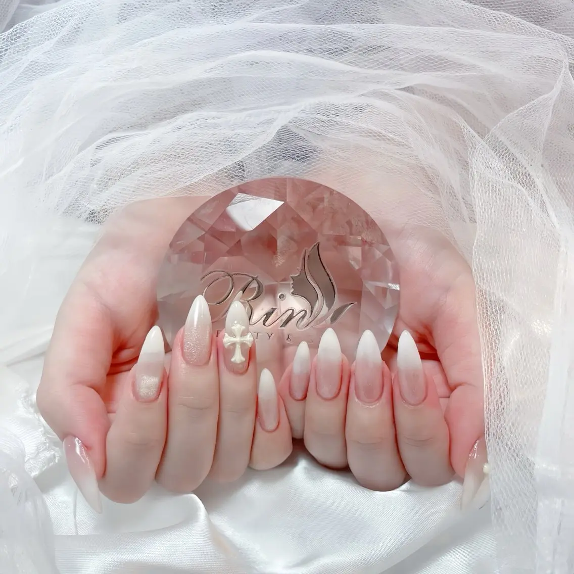 ネイル アートネイル チークネイル ジェルネイル ロングネイル マグネットネイル ハンドネイル Rin Nail 新大久保店のネイルデザイン