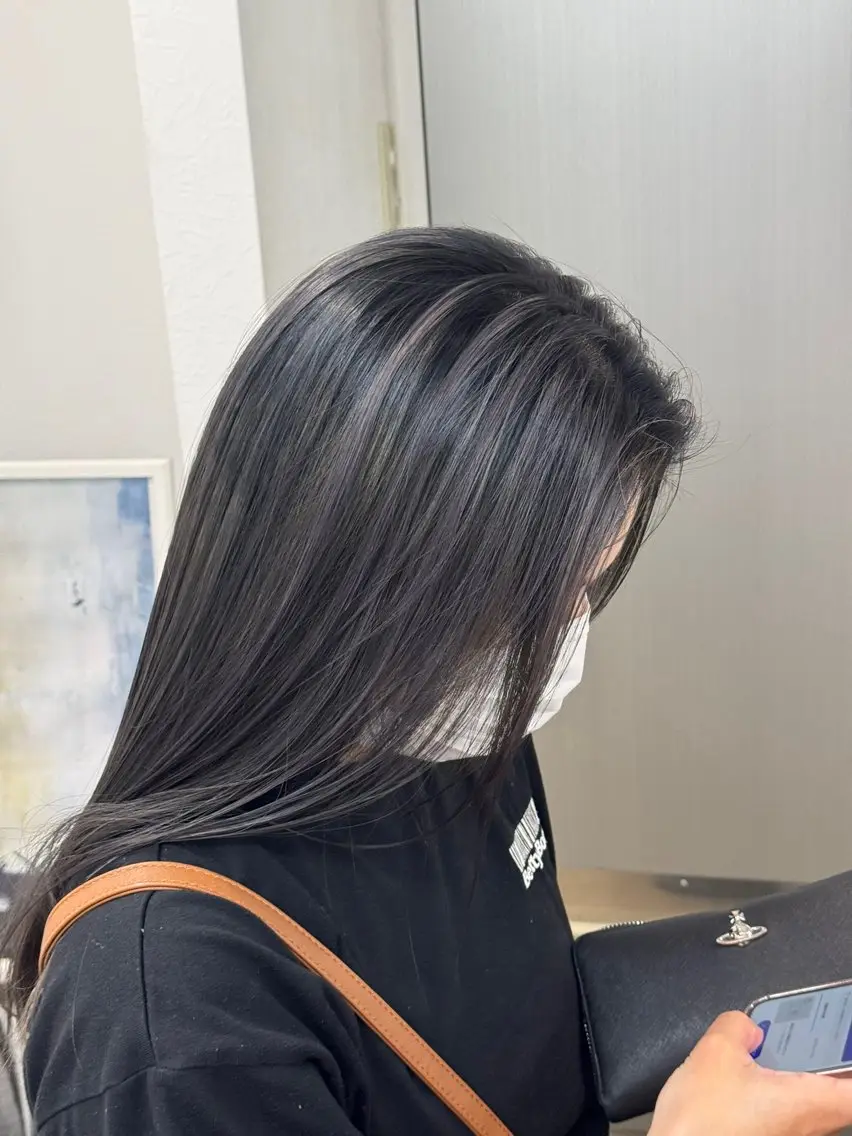 ロング カラー バレイヤージュ ブリーチ レイヤーカット ヘントナ カイのヘアスタイル