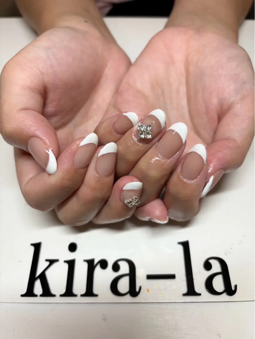 ネイル フレンチネイル シンプルネイル ホワイト kira-la キララ･:*..のネイルデザイン