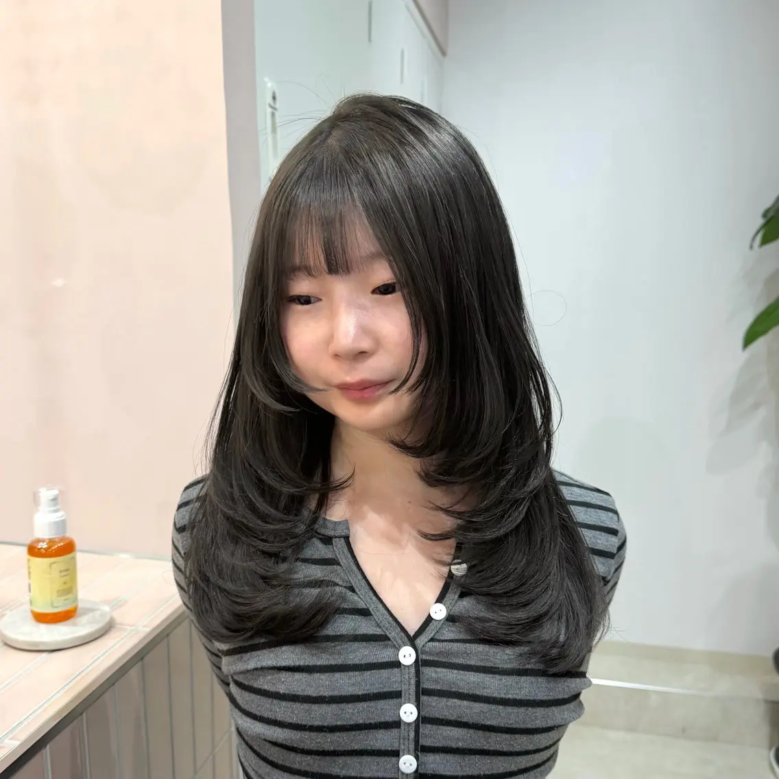 ロング カラー 柔らかオリーブ🌿 HIMARI🌻のヘアスタイル