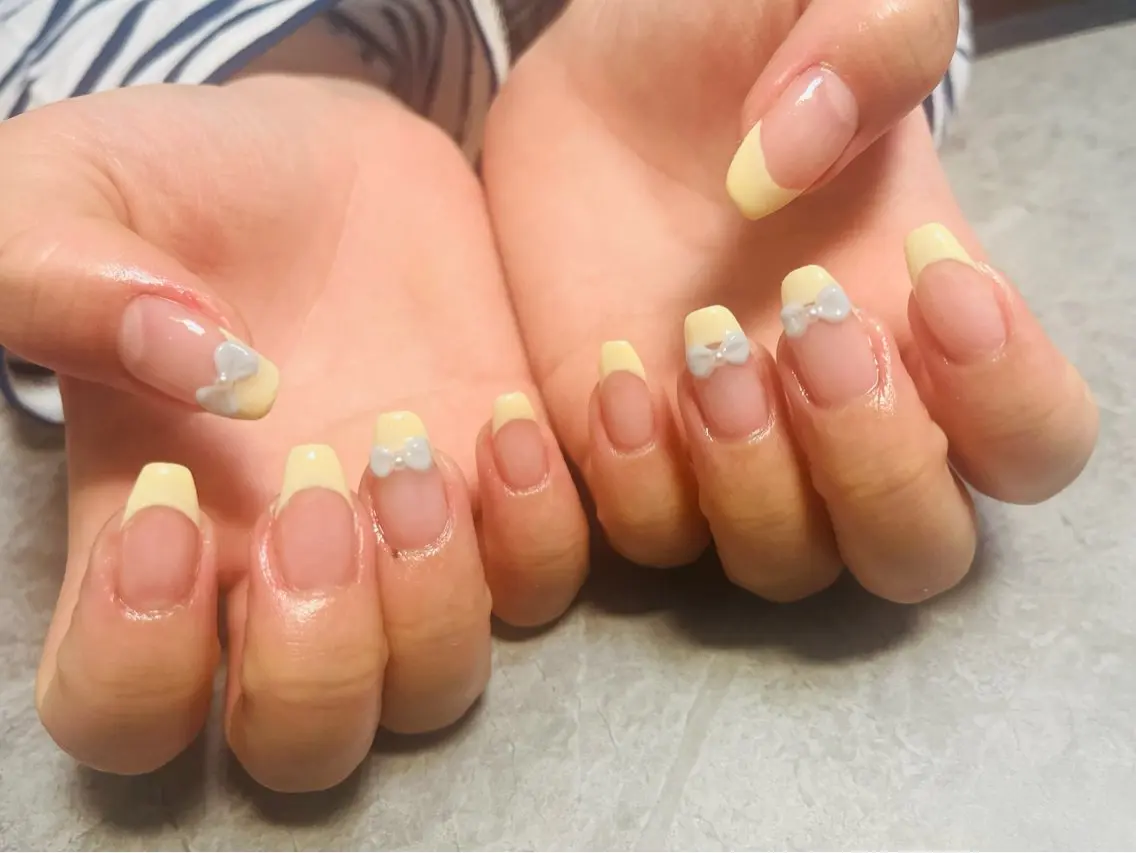 ネイル フレンチネイル 黄色 ハンドネイル ハンドケア ベテランネイル cnc nailのネイルデザイン
