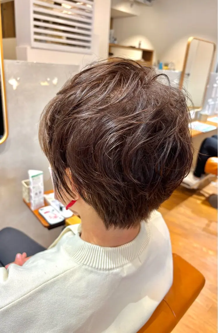ショート カラー カット ヘアカラー 秋野 遥のヘアスタイル