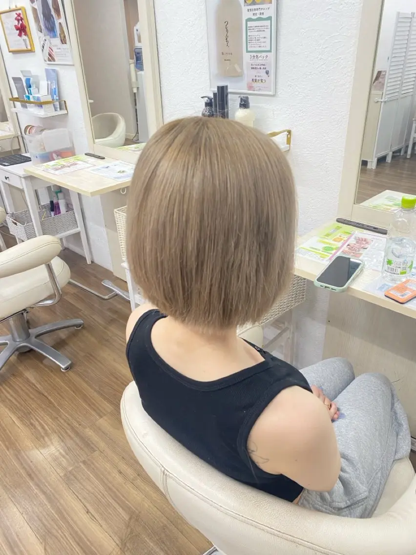 ミディアム カット ヘアカラー トリートメント GLOSS 心斎橋 山上のヘアスタイル