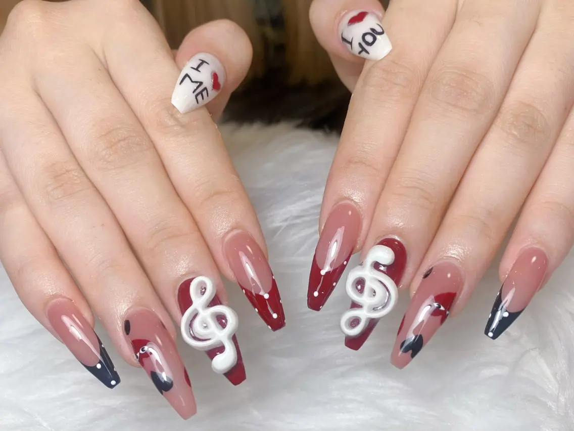 ネイル チークネイル フラッシュネイル フレンチネイル ガラスフレンチ 氷ネイル・うるうるネイル ハンドネイル Rei _Nail 新宿のネイルデザイン