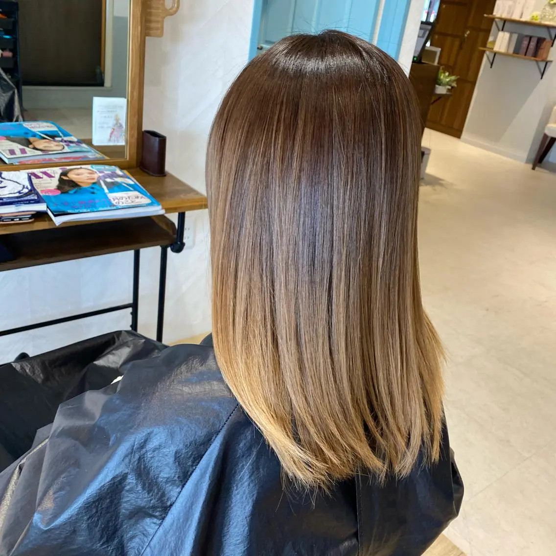 ロング ヘアカラー やまぐち まりんのヘアスタイル
