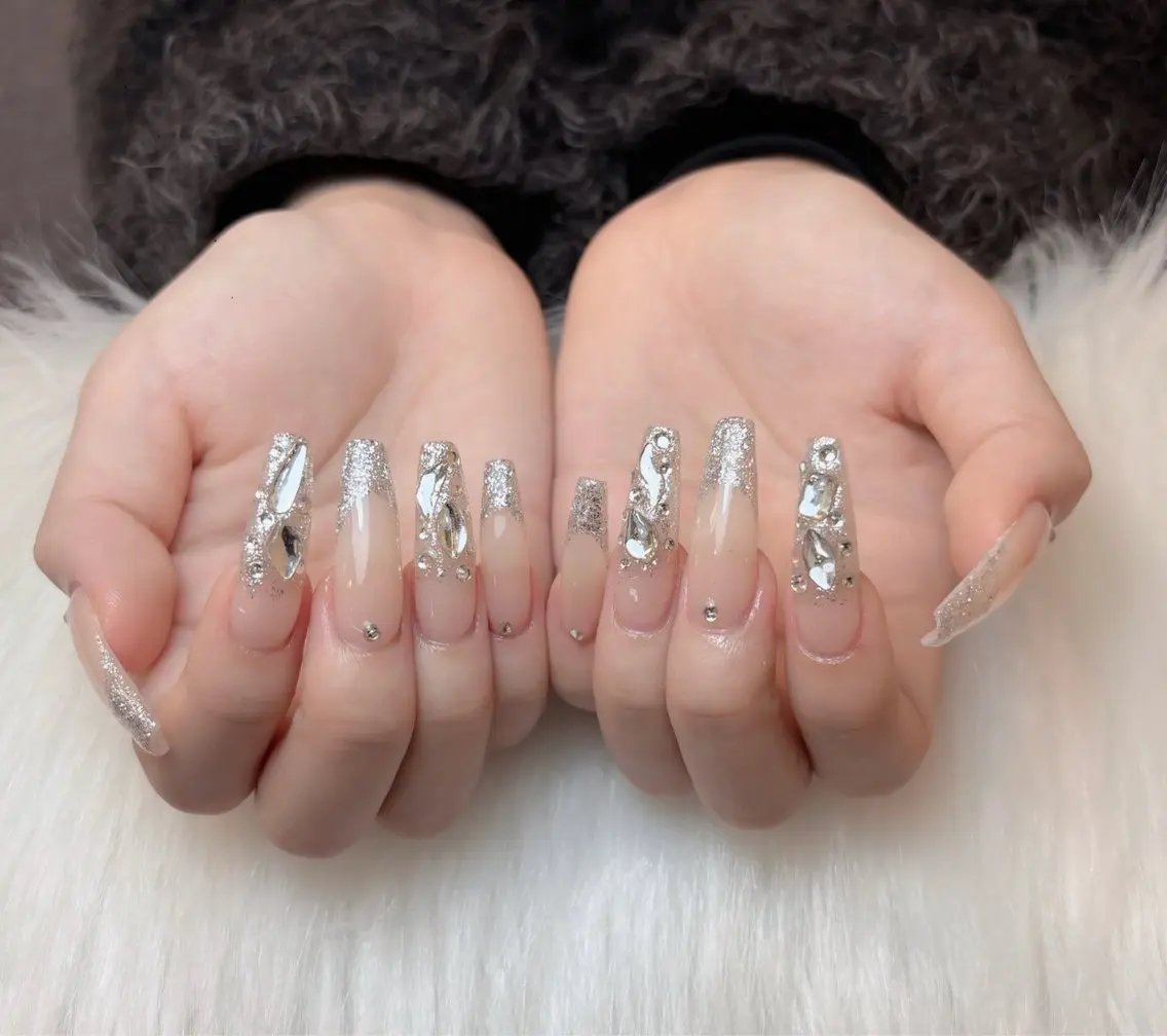 ネイル アートネイル グラデーション キラキラネイル ニュアンスネイル オフィスネイル Jenn Nail Salonのネイルデザイン