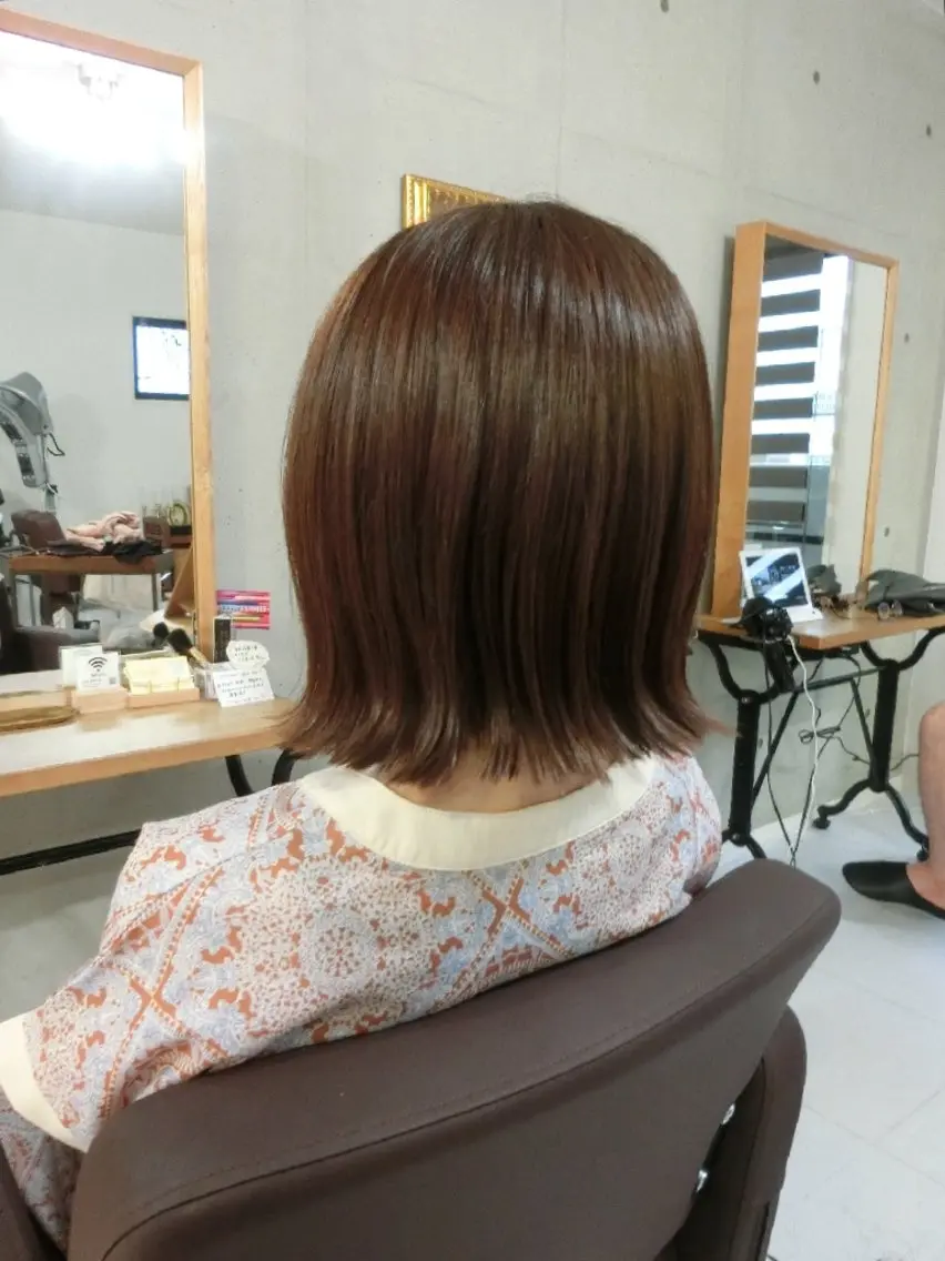 ミディアム カラー 切りっぱなしボブ ボブ nao 艶カラー・髪質改善のヘアスタイル