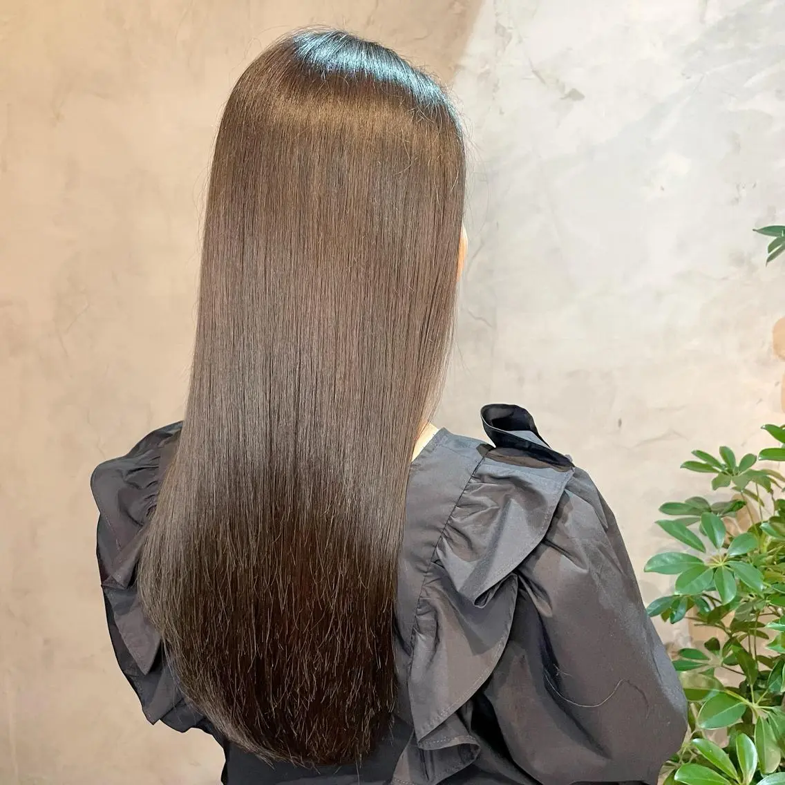 ロング カラー ヘアカラー トリートメント 顔周りカット 【オノザワリョウ】のヘアスタイル