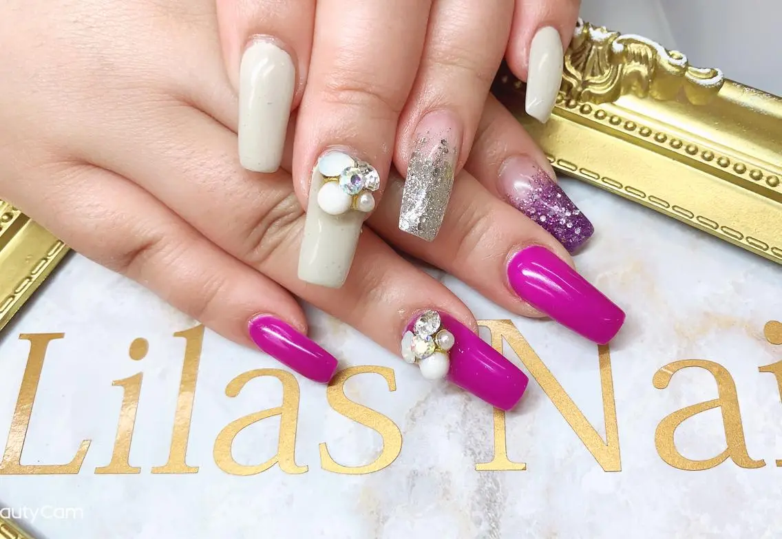 ネイル ハート キラキラネイル ラメ(グリッター) ニュアンスネイル Lilas Nailのネイルデザイン