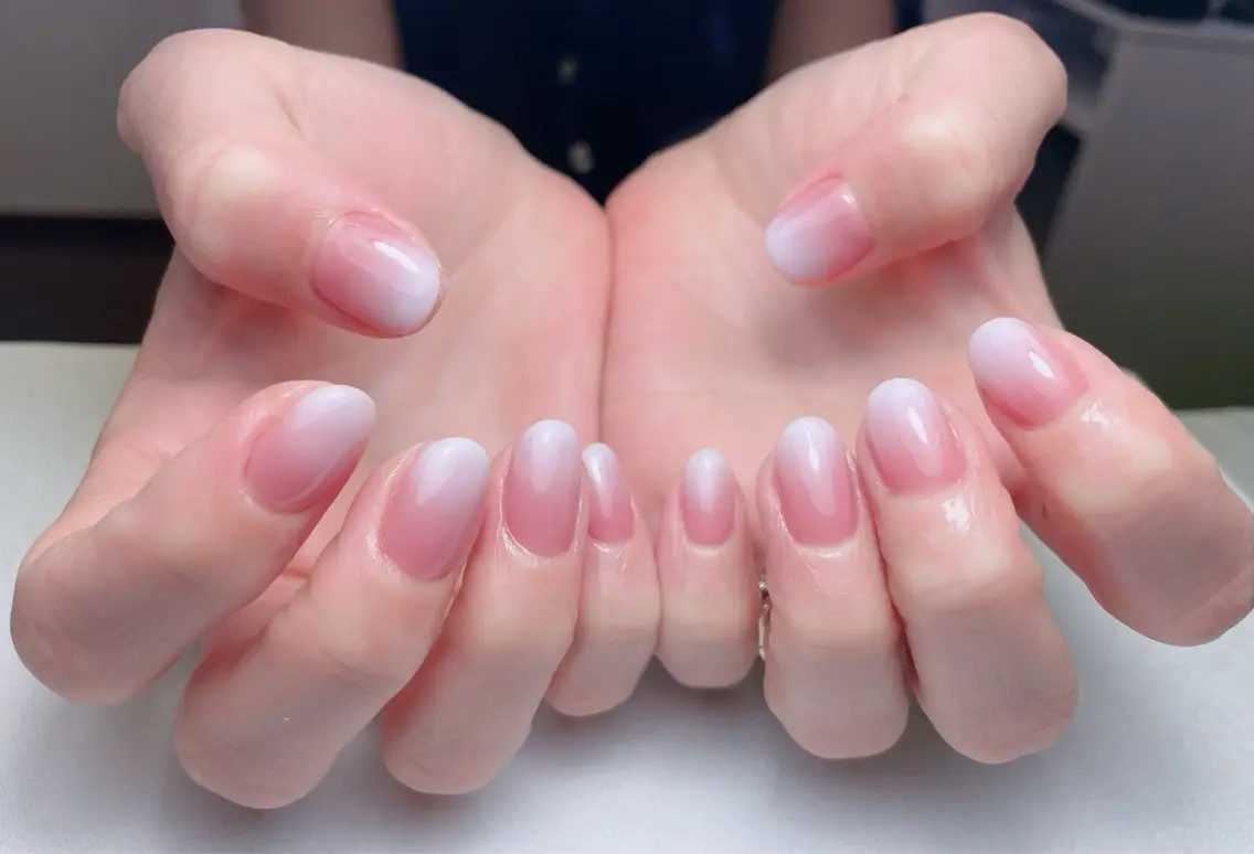 ネイル オーロラネイル 長さ出し フットネイル フレンチネイル ジェルネイル 中野駅から2分 MEO NAILのネイルデザイン