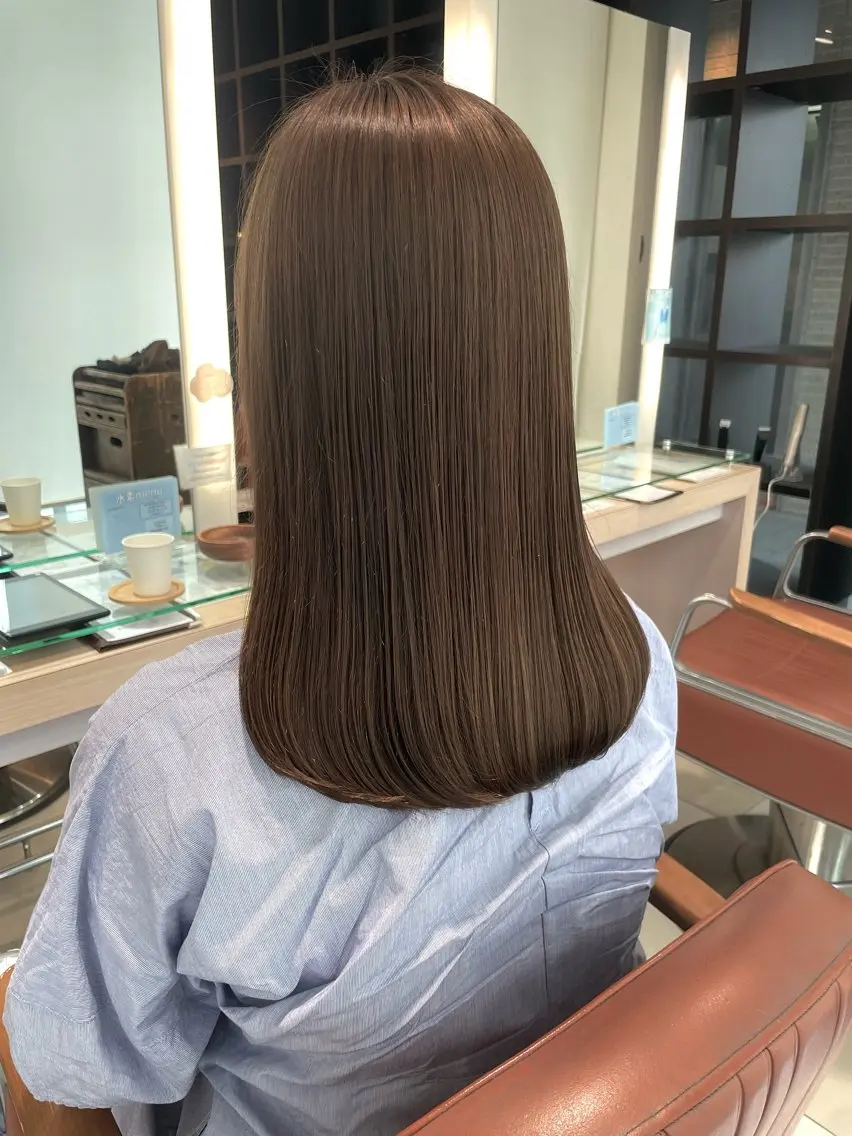 セミロング カラー ベージュカラー ブリーチ 透明感カラー ダブルカラー ブリーチなしカラー 青沼夏未/オリーブ/ 寒色カラーのヘアスタイル