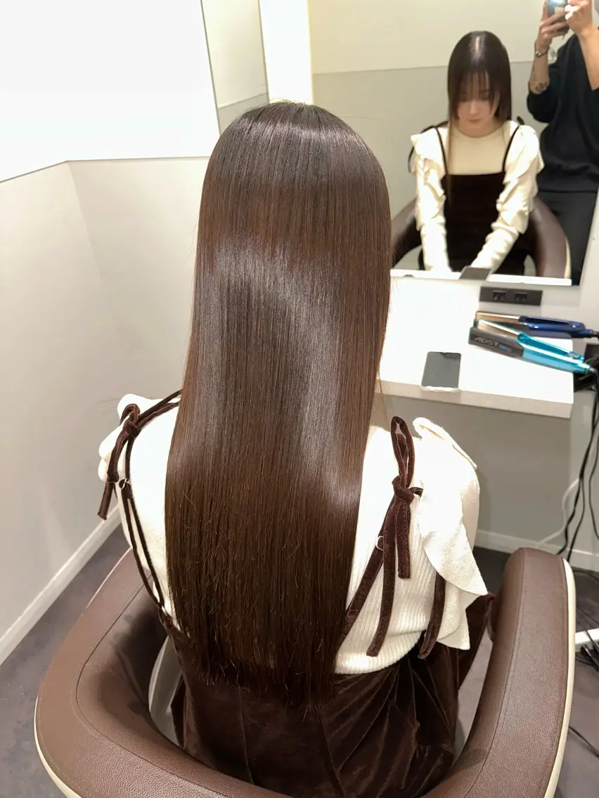 セミロング カラー 美髪特化✨ 伊織✨縮毛矯正✨のヘアスタイル