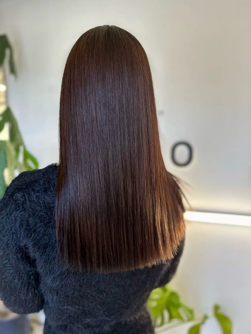 セミロング カット 縮毛矯正 JYO 髪質改善専門家のヘアスタイル