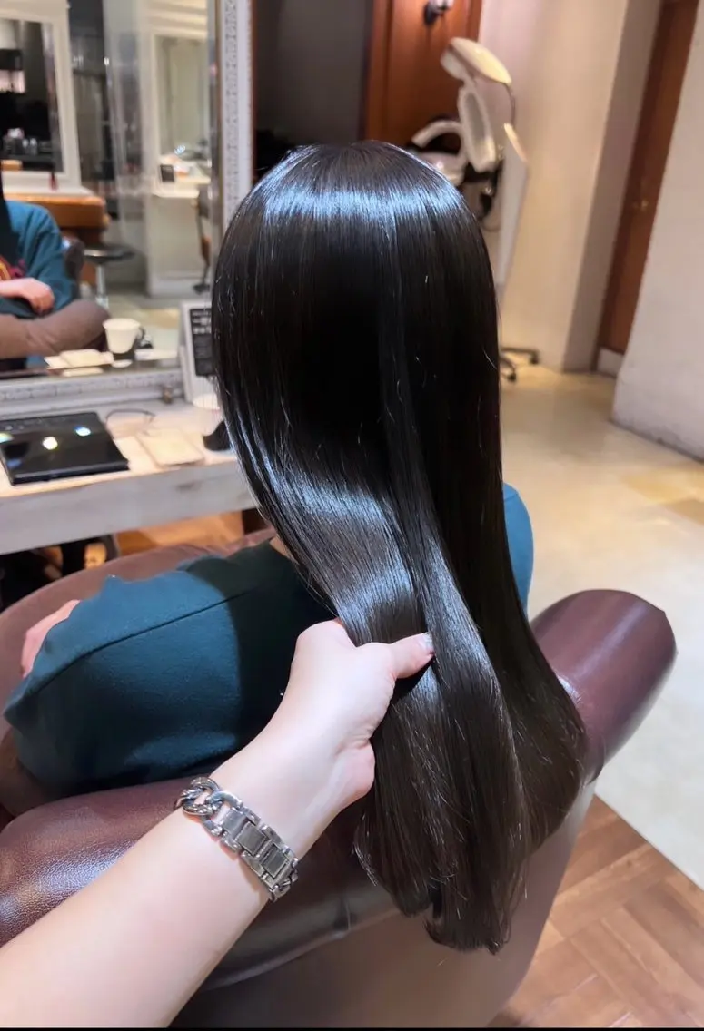 カラー ヘアカラー トリートメント 山本美月♥️艶カラー ♥️暖色カラー♥️のヘアスタイル