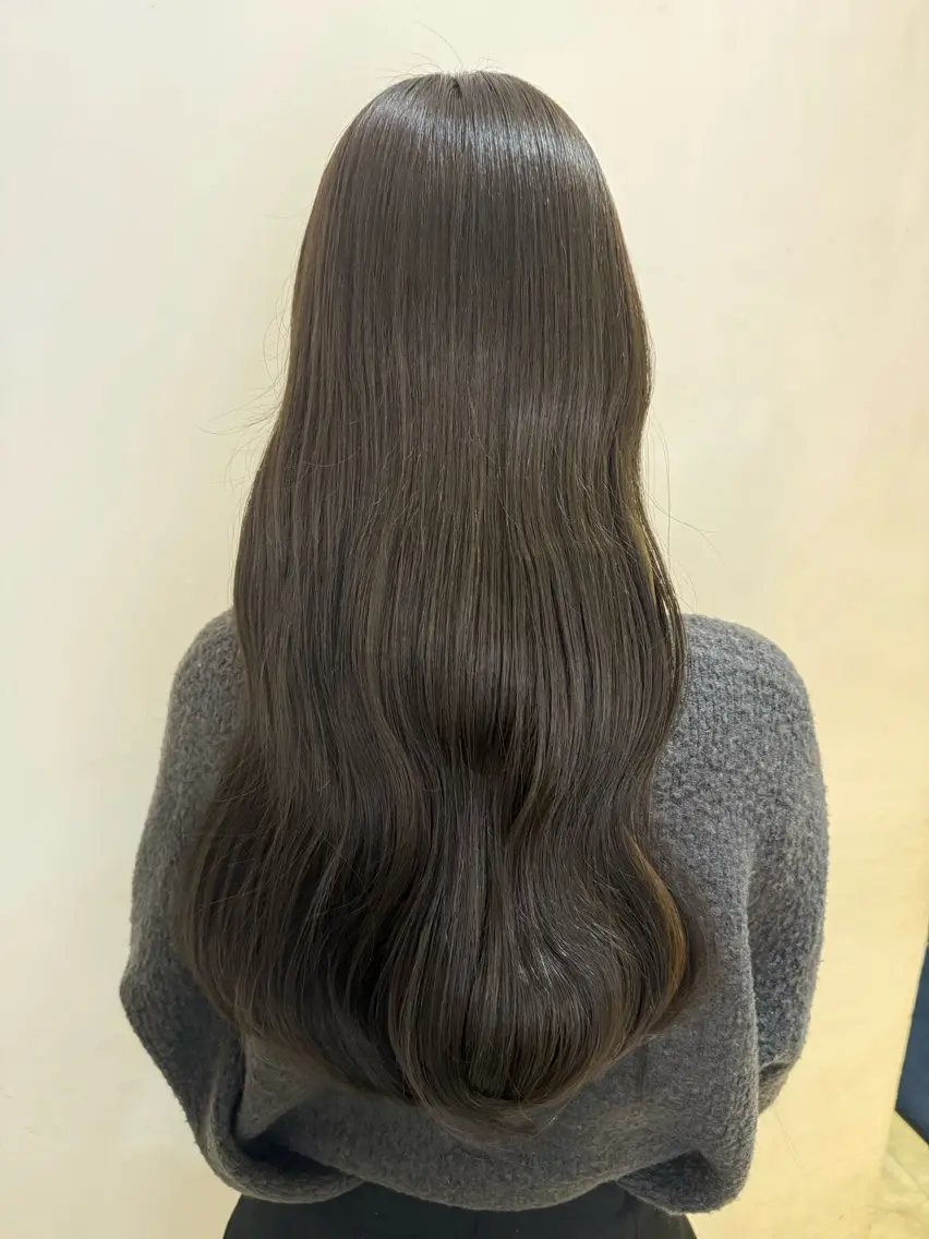 ロング ヘアカラー 'AXIS cocoroのヘアスタイル