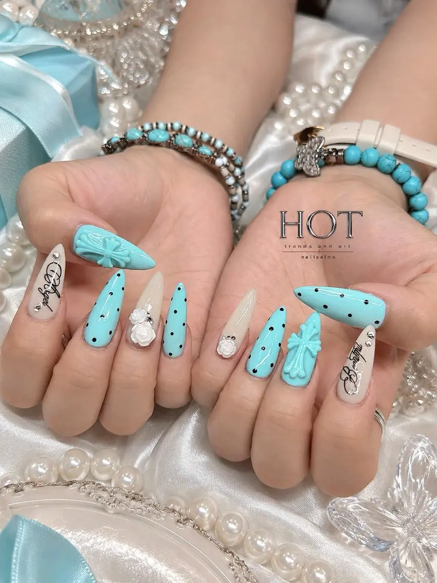 ネイル アートネイル オーロラネイル クリアネイル 長さ出し フレンチネイル ハンドネイル HOT Nail Salonのネイルデザイン