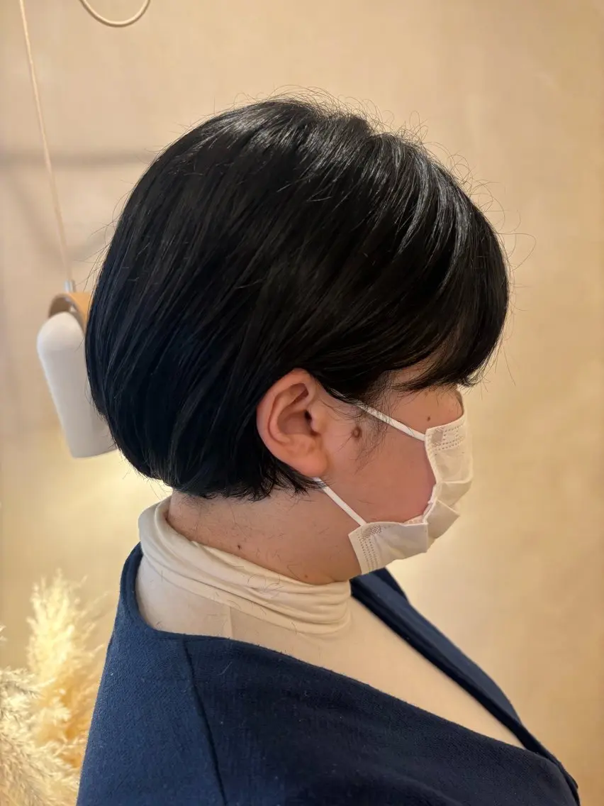 ショート 丸みショート くせ毛 ショートヘア シンバヒナノ/パーマ レイヤー/髪質改善のヘアスタイル