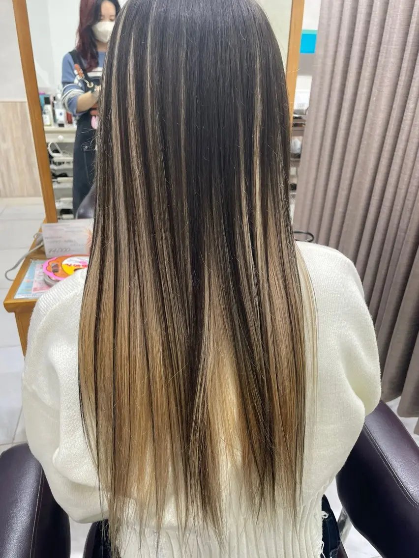 ロング カラー インナーカラー GRANDEUR natsukiのヘアスタイル
