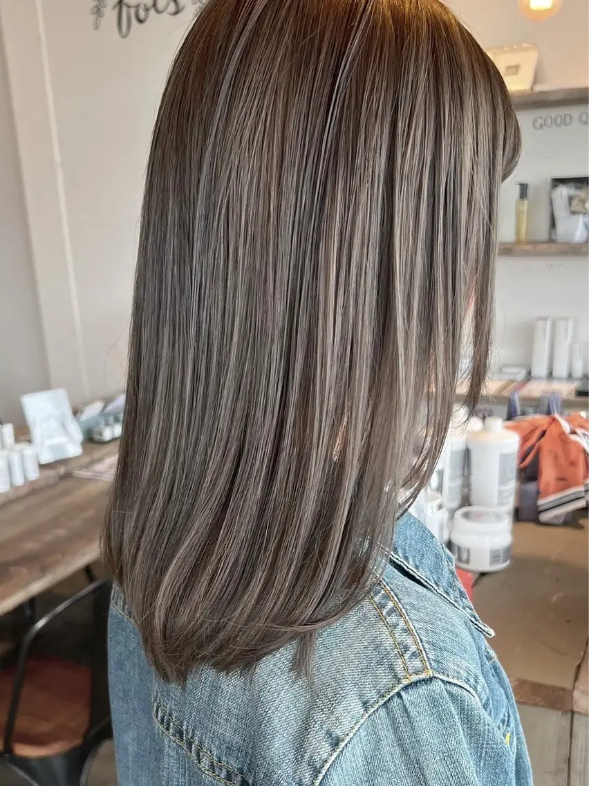 ミディアム カラー カット ヘアカラー トリートメント 岸下 理緒のヘアスタイル