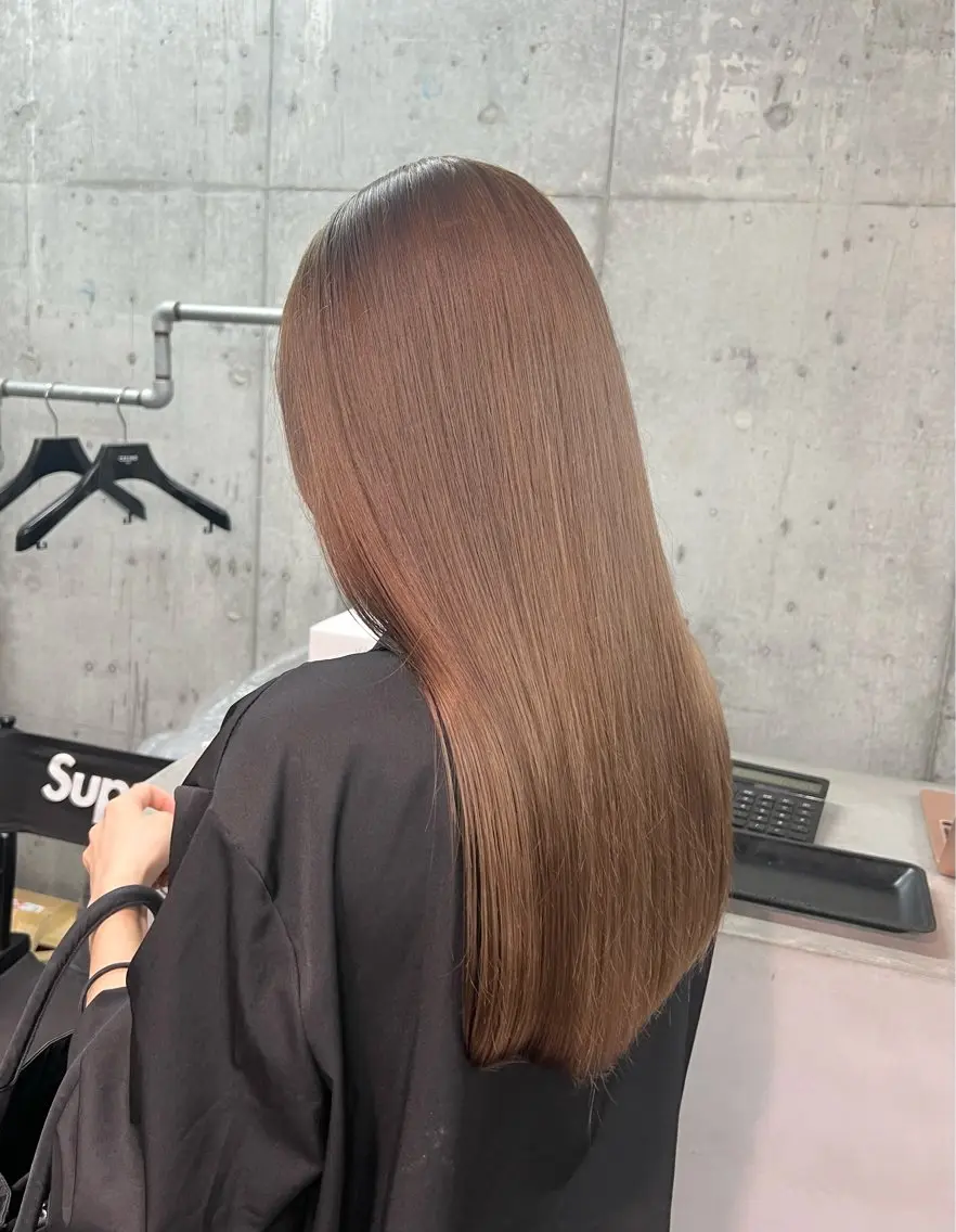 ロング カラー ベージュカラー ブリーチ ケアブリーチ ハイトーンカラー ミルクティーベージュ ヘアカラー トリートメント 透明感カラー ✨ 韓国艶髪💗菅原のヘアスタイル
