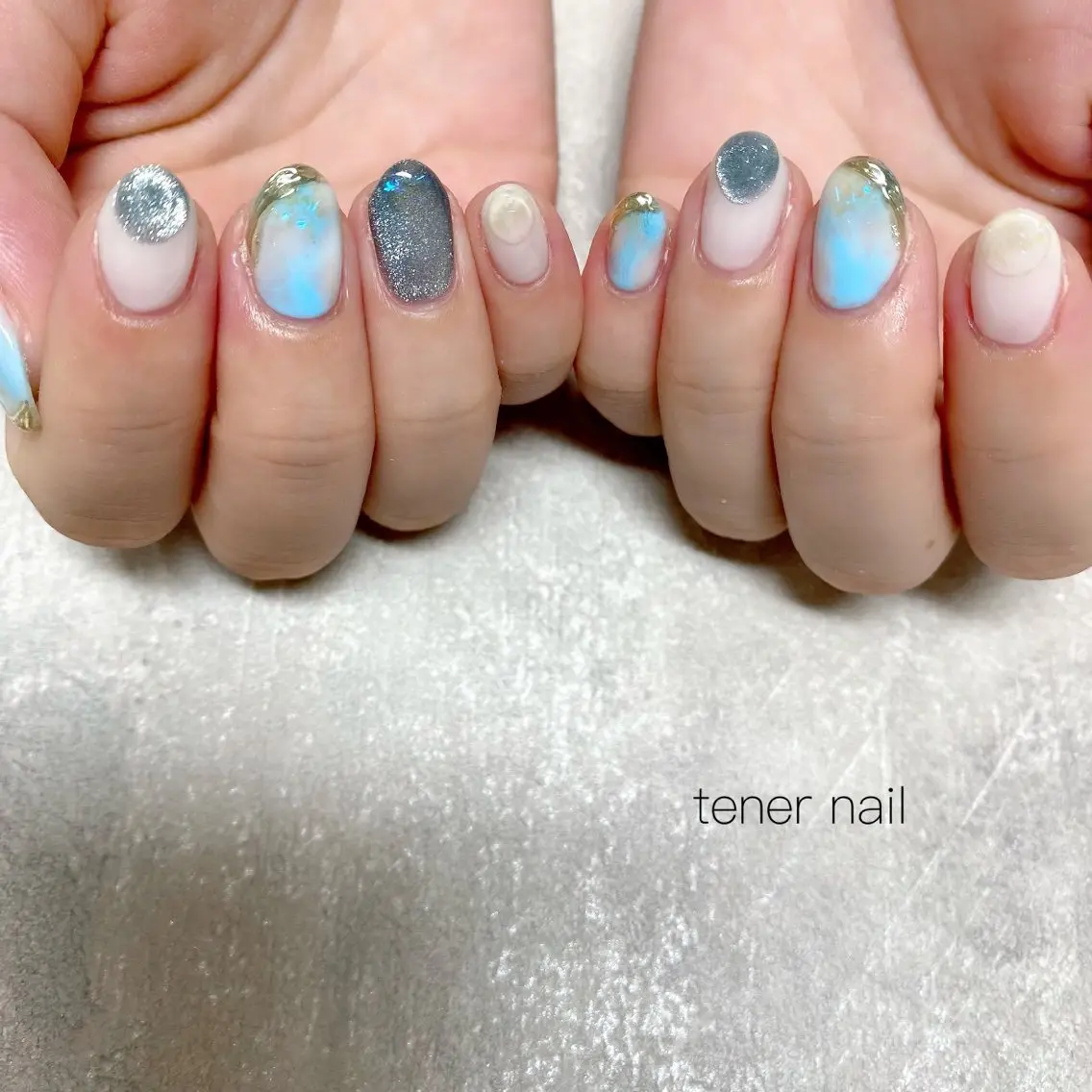 ネイル 水色 ニュアンスネイル テネルネイル tener nailのネイルデザイン