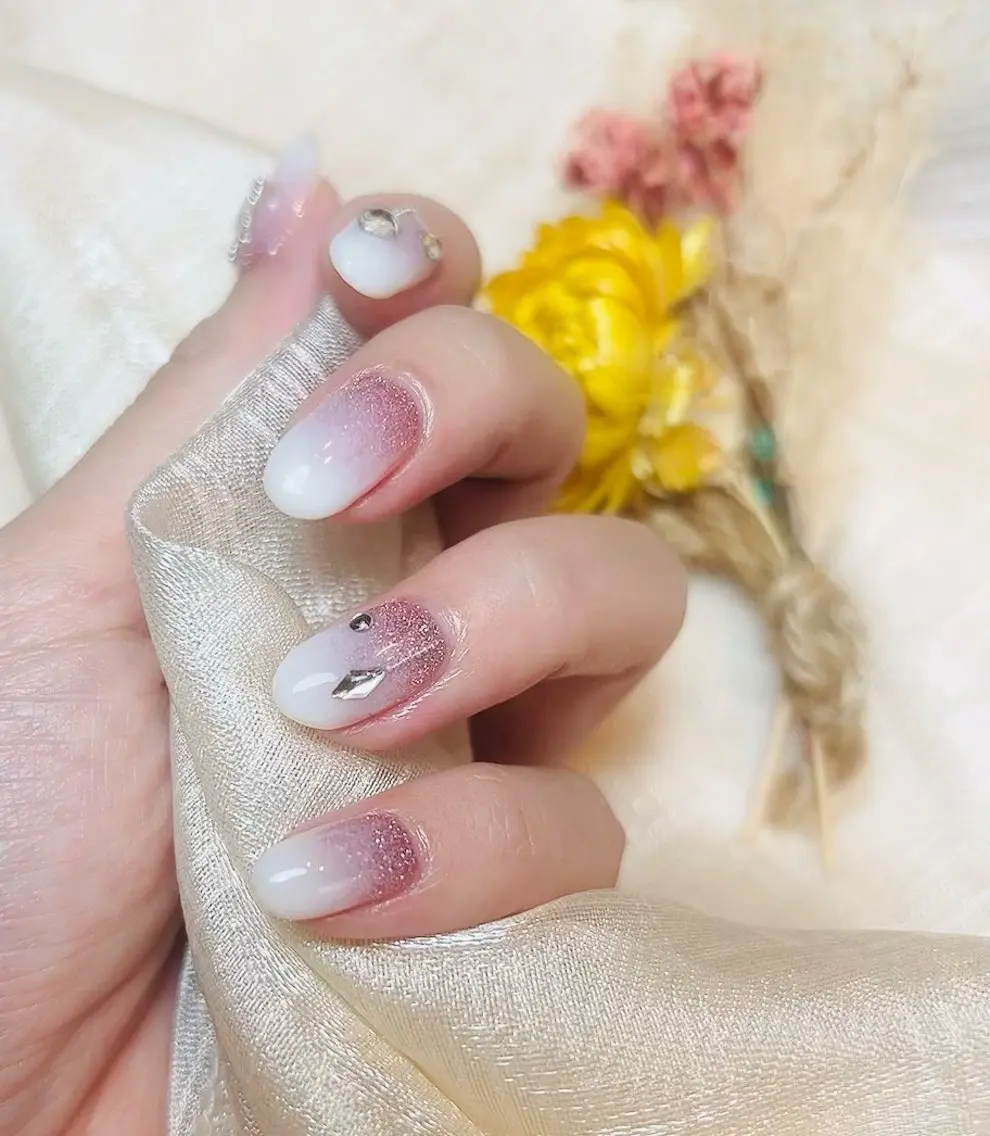 ネイル フラッシュネイル グラデーション キラキラネイル ピンク 冬ネイル ハンドネイル You nailのネイルデザイン